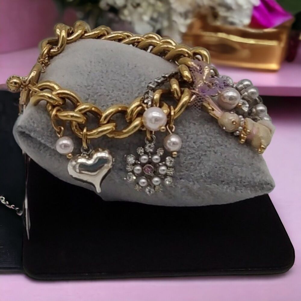 NEW Betsey Johnson Retro Glam Bunny Rabbit Skis Snowflake Gold Tone Bracelet - Picture 7 of 14